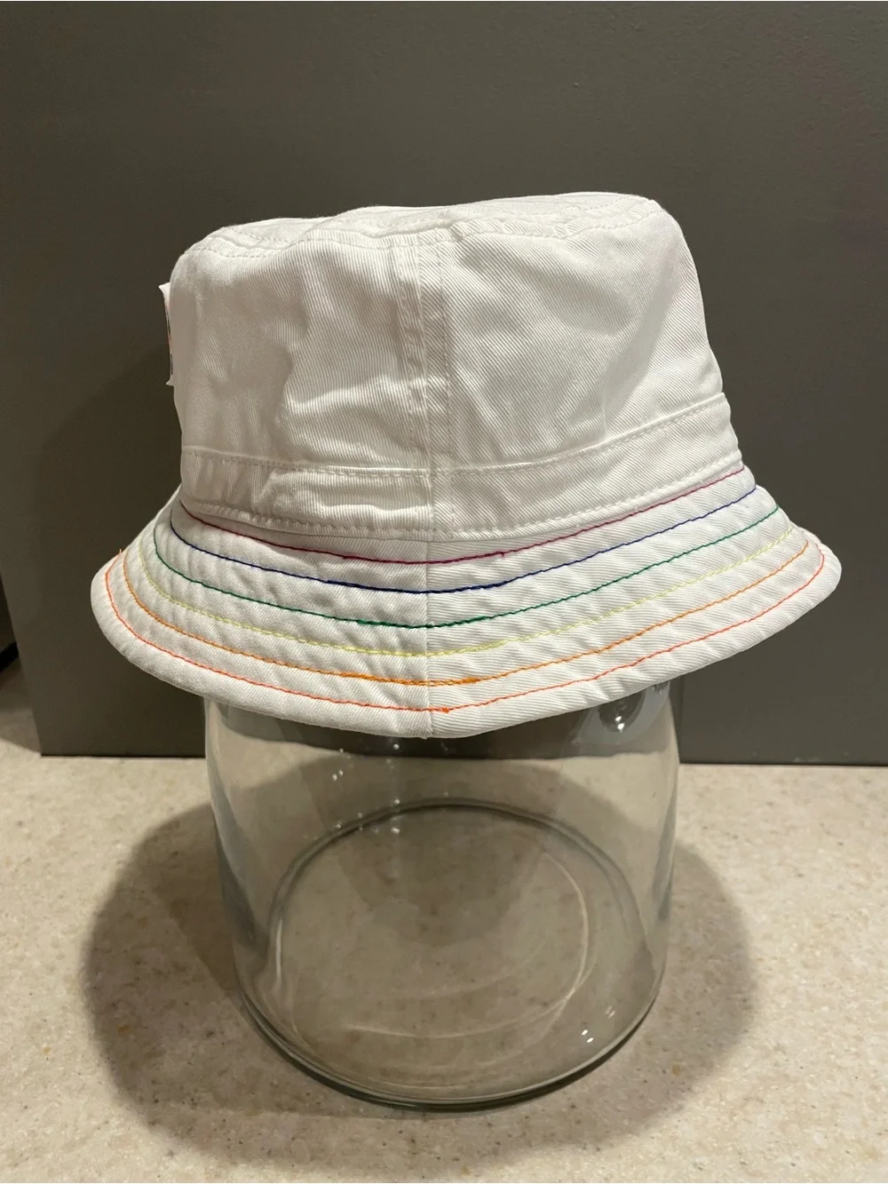 AMERICAN EAGLE Pride Collection White Bucket Hat Rainbow Patch and Stitching